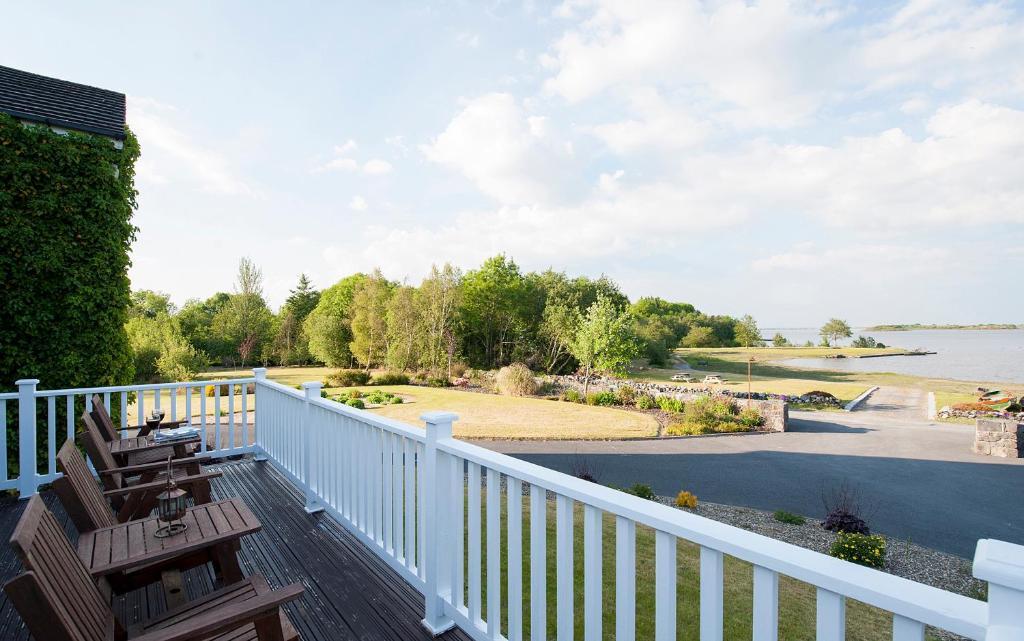 The Waterfront House Country Couette-café 3*