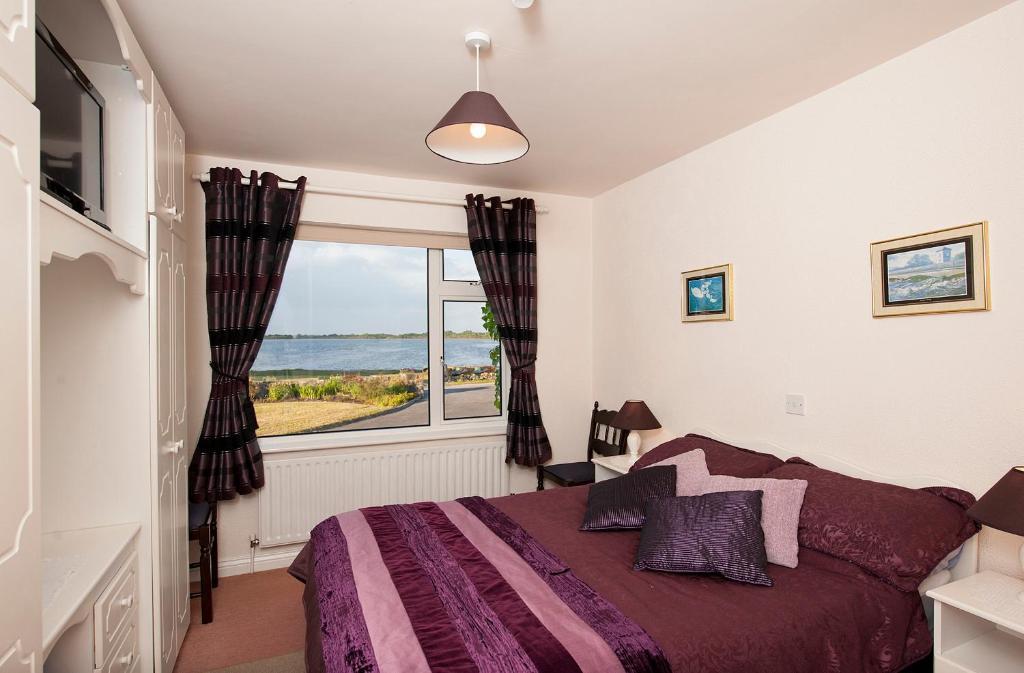 The Waterfront House Country 3*