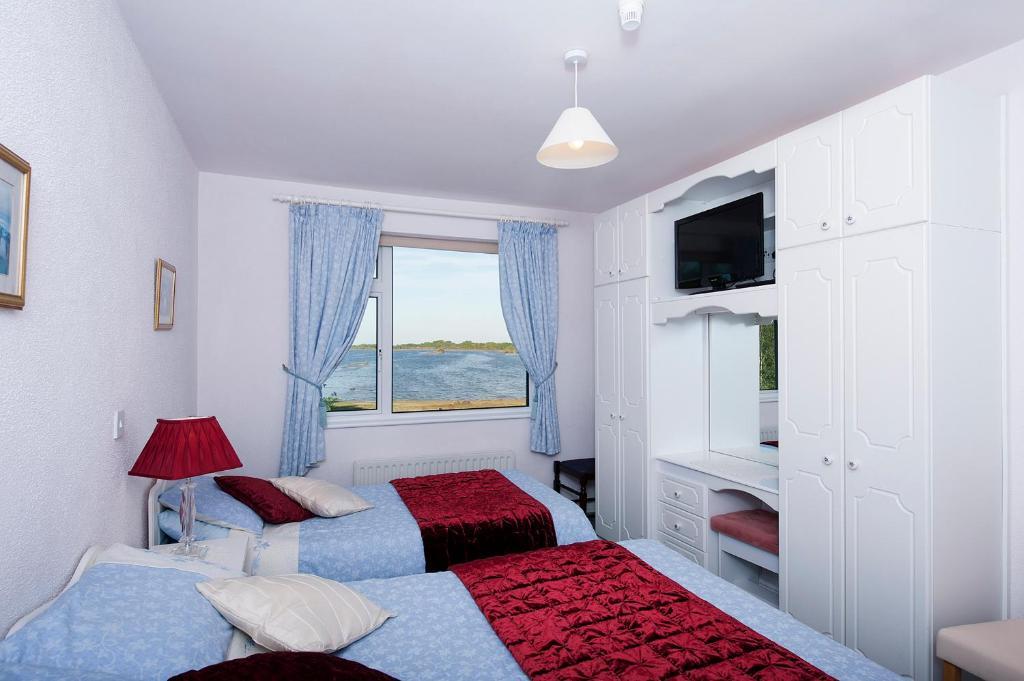 The Waterfront House Country 3*