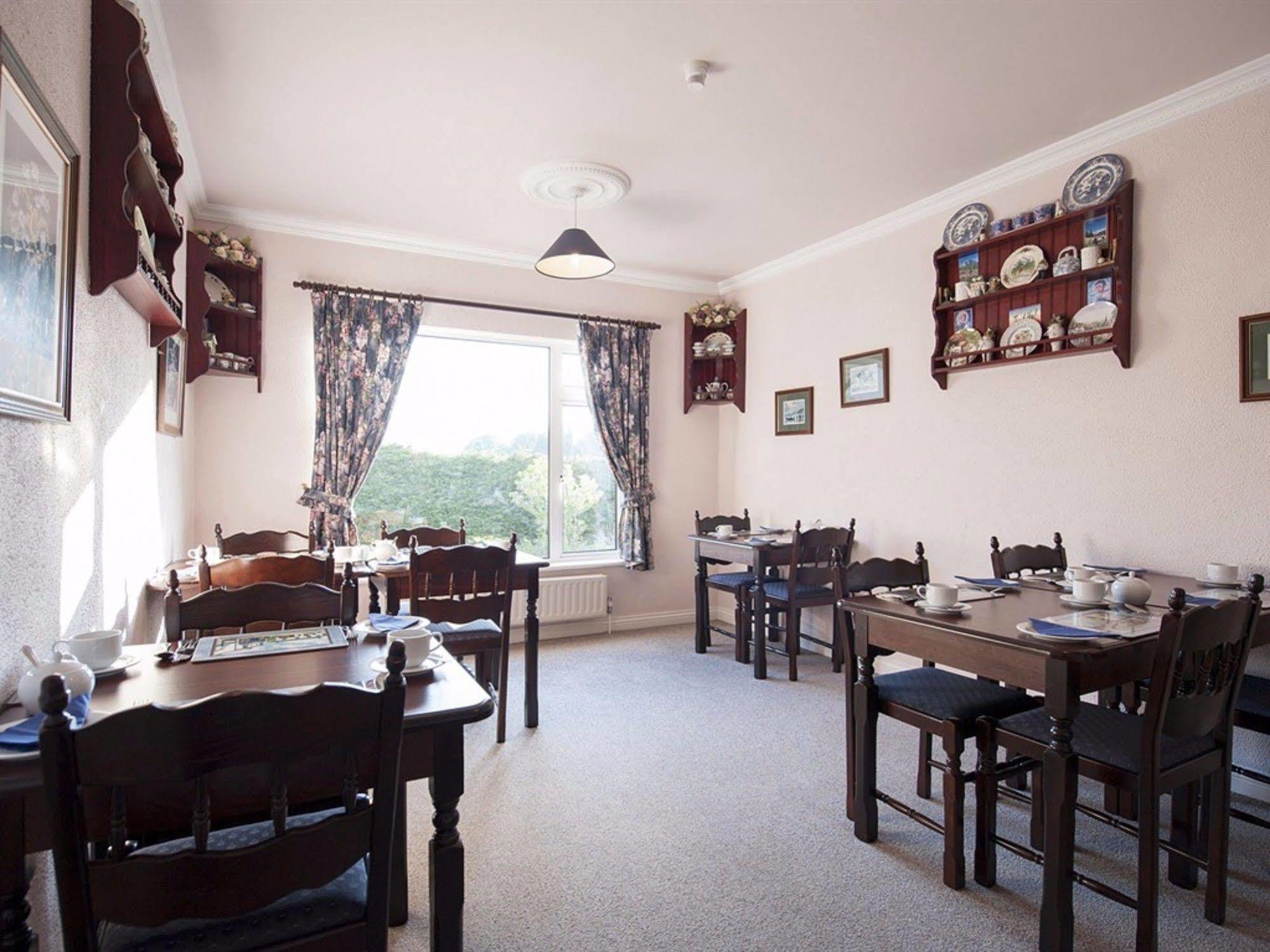 The Waterfront House Country Couette-café Oughterard