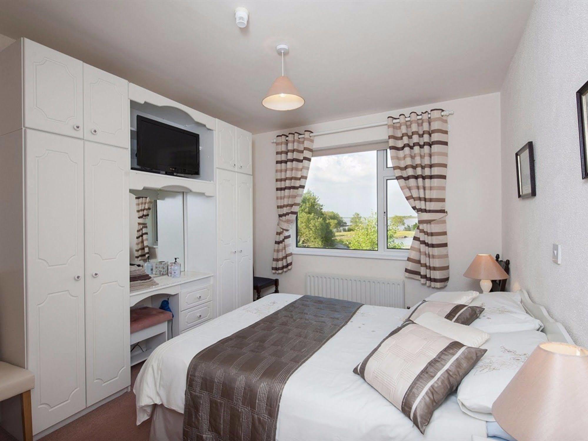 Couette-café The Waterfront House Country 3*