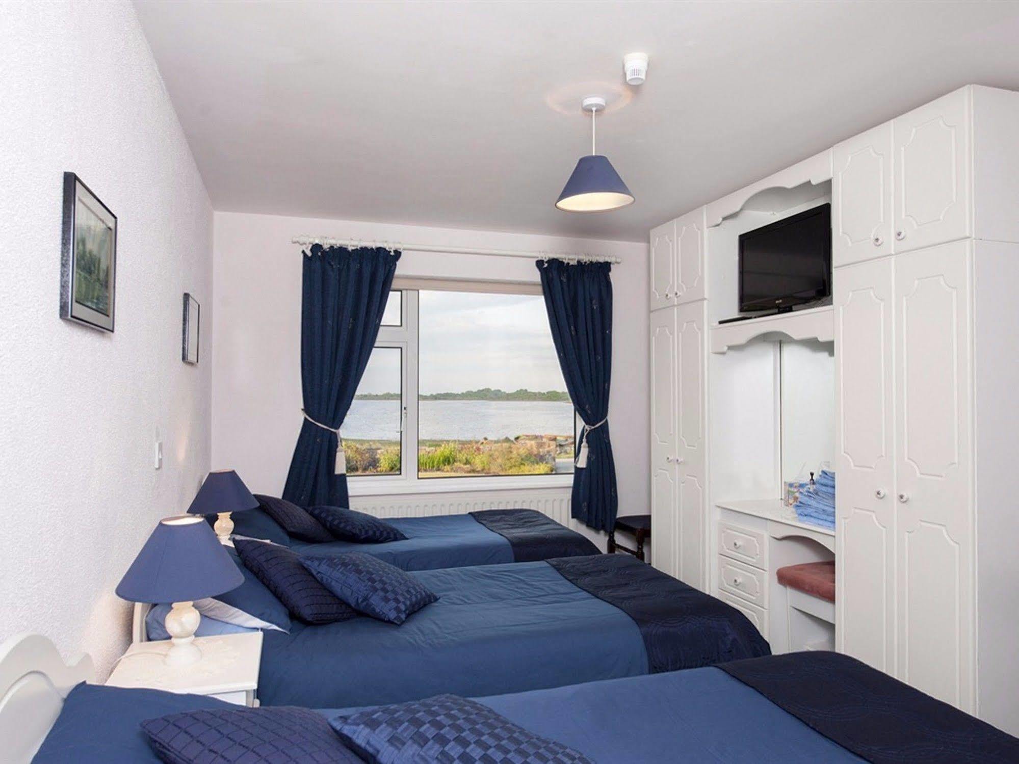 The Waterfront House Country 3* Oughterard